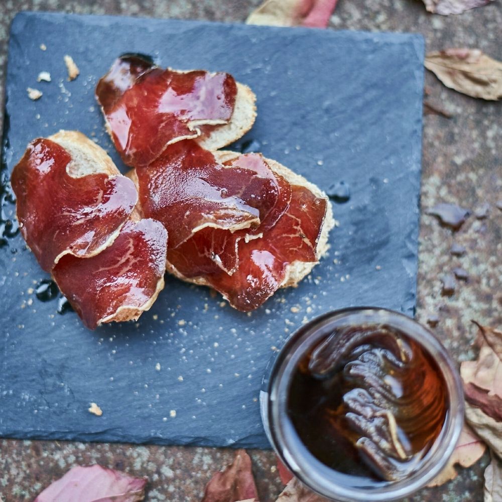 Luftgetrocknetes Rindfleisch in Olivenöl